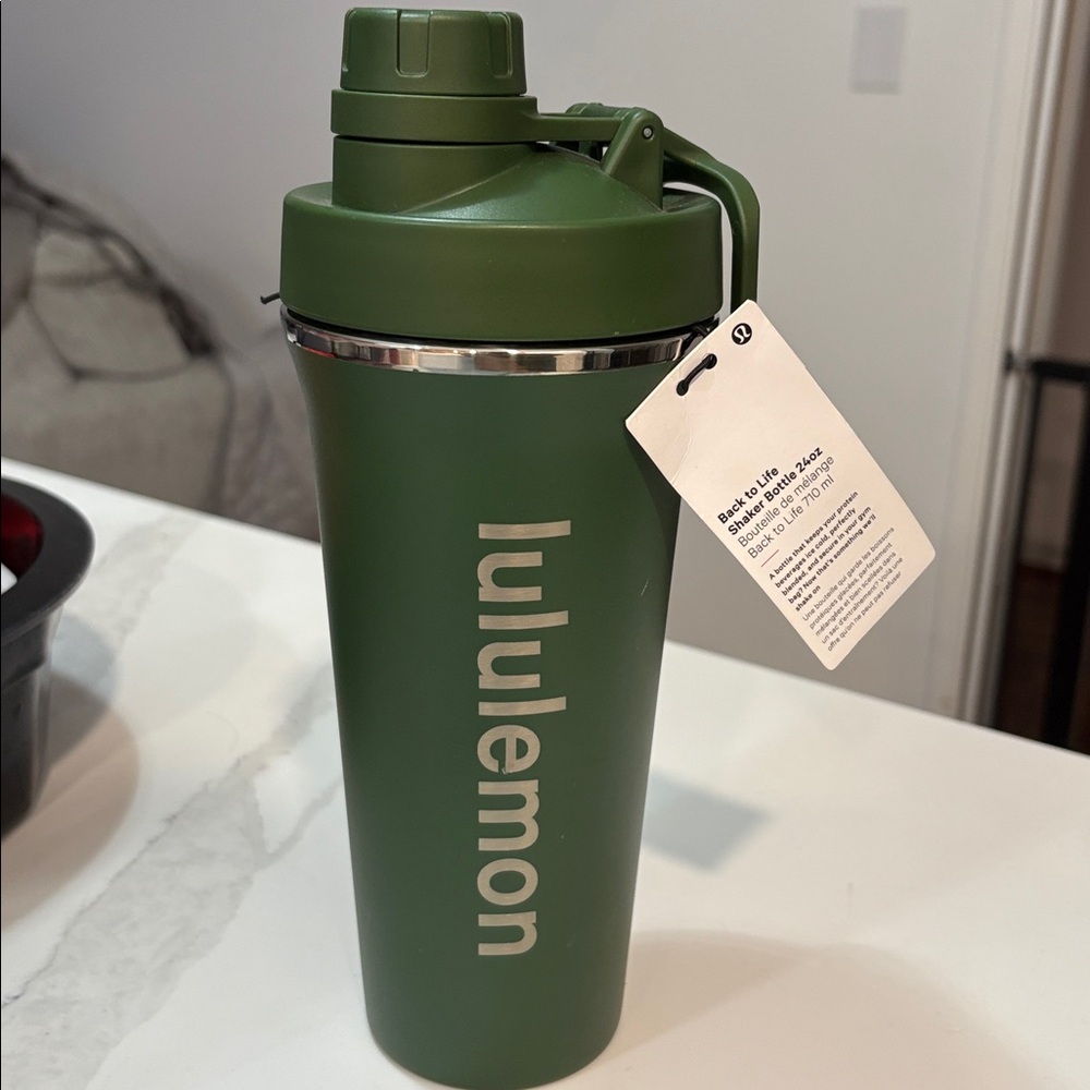 New Lululemon Shaker Bottle